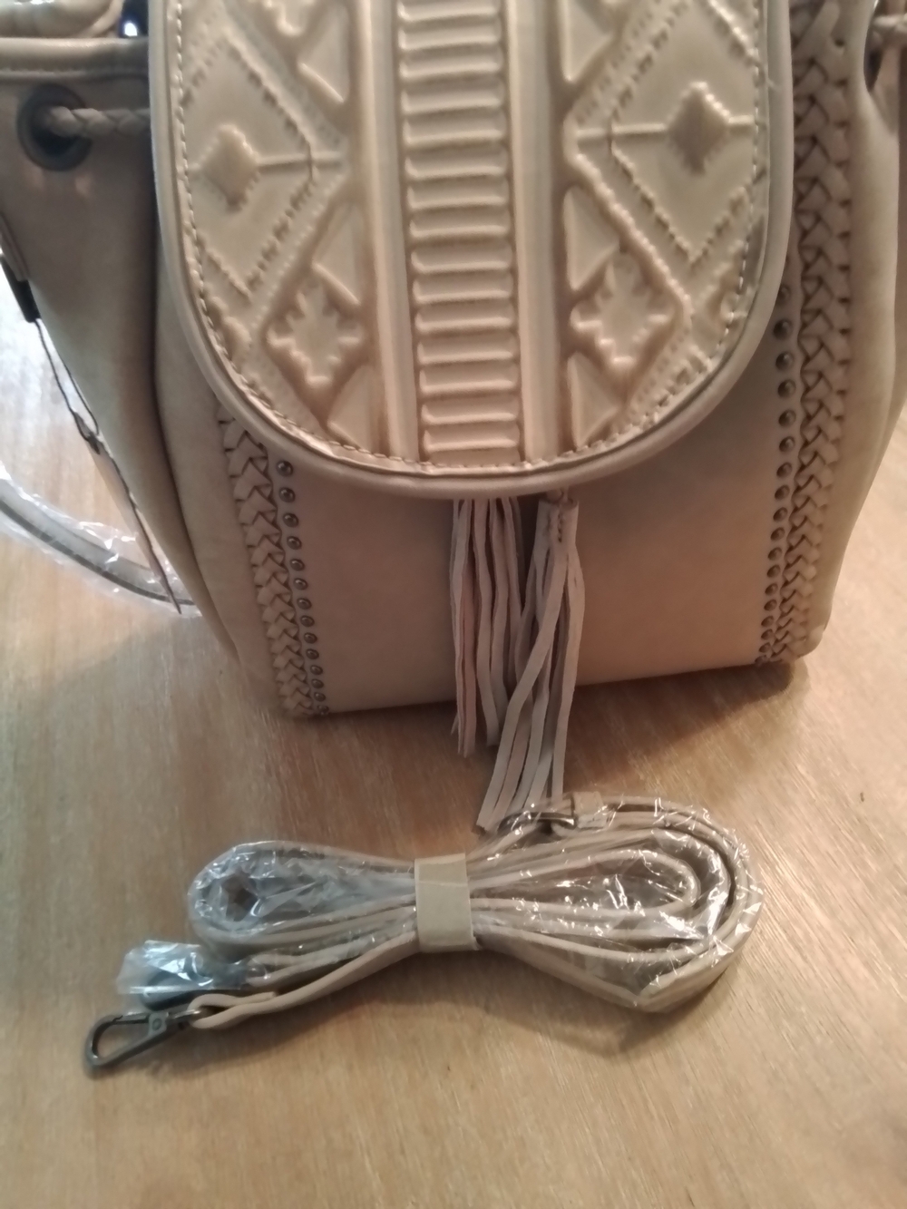 Trinity Ranch Bucket Style Drawstring Shoulder/Crossbody Bag - Picture 9 of 11
